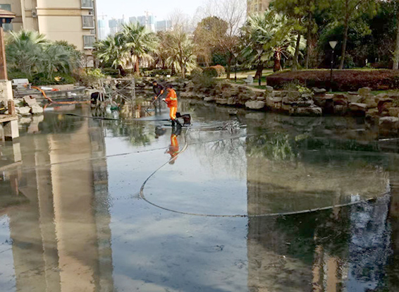 山丹景观池淤泥清理